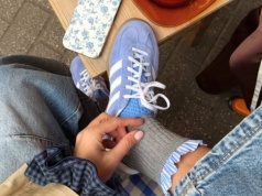 Buty Adidas w najmodniejszy kolorze 2026 roku - w końcu na promocji. Też w CCC?