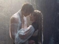 Wichrowe wzgórze już w streamingu - gdzie oglądać romans z Margot Robbie i Jacobem Elordim?