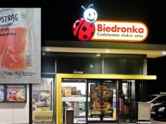 Bakterie w pstrągu łososiowym z Biedronki. Sanepid ostrzega