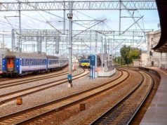 Szukają pracowników. 8000 zł i bogaty pakiet świadczeń