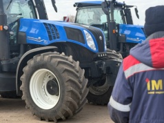 10 ciągników New Holland T8.440 trafia do ukraińskiego agroholdingu. Wartość? Oszałamiająca