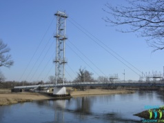 Uwaga mieszkancy Sieradza most wiszacy zamkniety, grozi zawaleniem!!!