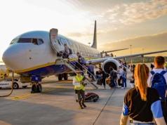 Jeśli planujesz lot na wakacje, lepiej zarezerwuj go do piątku