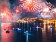 Migdały, konfetti i bieg radości. Polacy coraz chętniej spędzają Wielkanoc w tym kraju