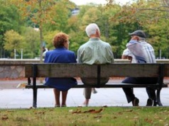 Tyle emeryci potrzebują "na życie". Pada konkretna kwota