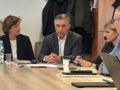 Pierwsza komisja i sesja po zatrzymaniu burmistrza. Na polecenie Długozimy znikają inwestycje