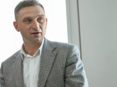 Bąkiewicz wyrzucony z sali sądowej. "Odmawiają prawa do obrony"