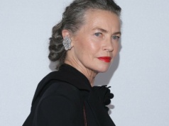 Dojrzałe kobiety pokochają ten trend. Lidia Popiel już nosi