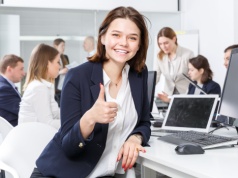 Zawodowy autosabotaż. Psycholog wyjaśnia, co utrudnia kobietom robienie kariery