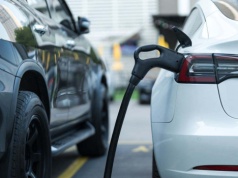 Ceny paliw uderzają w Niemców. Odwracają się w stronę elektryków