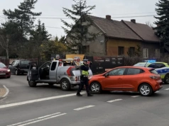 Kolizja na skrzyżowaniu w Jaworznie. Policja kieruje ruchem, są utrudnienia
