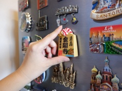 Magnesy na lodówce psują AGD i podnoszą rachunki? Wyjaśniamy