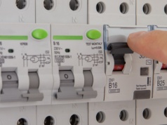 Prawo, normy i elektryka. Czy „różnicówka” na pewno Cię chroni?