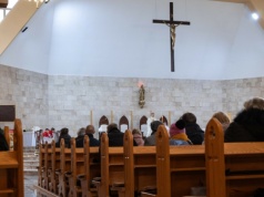 Ważny dzień Wielkiego Tygodnia. Wierni przychodzą do kościoła dwa razy