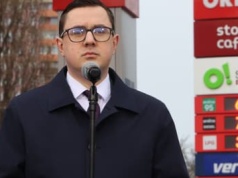 Rządowy skalpel na wysokie ceny paliw. Czy będzie też na nowy podatek?