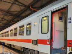 Niemieckie wagony wożą już pasażerów po polskich torach