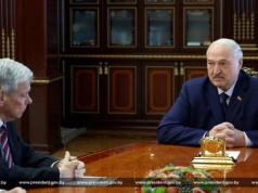 Wódka z Łukaszenką i toast za Trumpa. O czym USA rozmawiają z Białorusią?