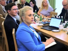 Polska ma zapłacić 5,6 mld zł Pfizerowi. Sójka o tym, kto odpowiadał za „cały proces” i dostał „nagrodę”