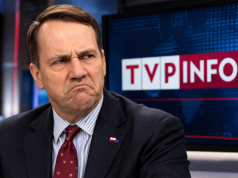 Media dały się nabrać na niewybredny wpis Sikorskiego. Tak tłumaczy się neo-TVP Info