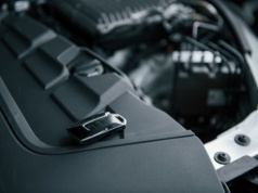 Ten błąd przy zmianie oleju może kosztować cię tysiące złotych. Kierowcy ignorują ten krok