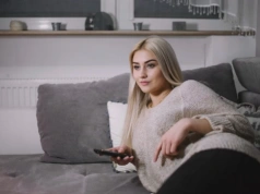 Elastyczna telewizja bez długich umów. Co warto wiedzieć o nowoczesnym streamingu kanałów TV?