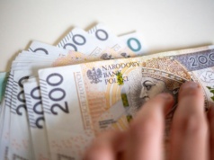 Dają do 15 tys. zł brutto i nie pytają o wykształcenie. Praca z umową i jedna zmiana