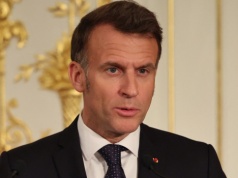 Macron wykonał charakterystyczny gest na oczach świata. W sieci aż huczy!