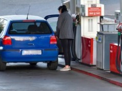 Ceny paliw dały kierowcom popalić. "Klęli przy kasach"