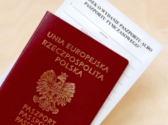 Paszport będzie miał wkrótce nowy wzór, a poczta dostarczy go do domu