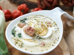 Zupa chrzanowa na Wielkanoc. Prosty przepis z białą kiełbasą i jajkami