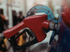 Mrożenie cen paliw jak walka z grawitacją