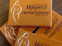 Republikanie chcą zakazu aborcji farmakologicznej i kar dla Big Pharmy. Biskupi USA popierają projekt