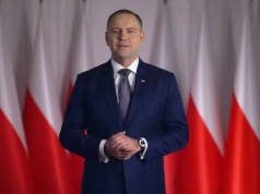 Poparcie dla prezydenta wciąż na solidnym poziomie. Polacy krytycznie o Sejmie i Senacie