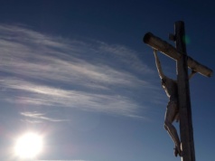 "Księżyc stracił jasność i stał się jakby pokryty krwią". Ta metoda pozwala ustalić datę śmierci Jezusa