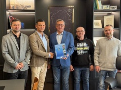 Umowa na budowę Orlika w Ostrowitem podpisana