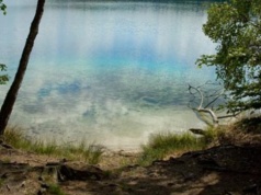 Woda jak na Karaibach, a to polskie jezioro. Nie ma drugiego tak przejrzystego