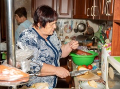 Karmią piersią, przy stole nie mają spokoju. "Patrzyły na mnie, jakbym popełniała zbrodnię"