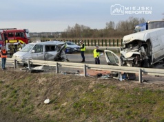 Śmiertelny wypadek na trasie S17. Zderzyły się dwa busy. Droga zablokowana