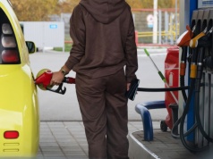 Ceny paliw rosną mimo stabilizacji ropy. Europa walczy o dostawy