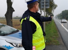 Jak rozmawiać z policjantem podczas kontroli? Możesz dostać pouczenie albo srogi mandat