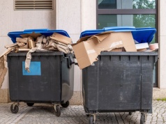 Nie zgniatasz kartonów przed wyrzuceniem? Nawet nie wiesz, jaka kara może cię czekać