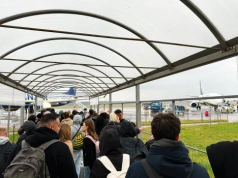 Linia kolejowa do lotniska Warszawa-Modlin. PKP PLK ogłosiły przetarg