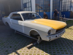 Ford Mustang 1967 po renowacji – indywidualny projekt z unikalnym wykończeniem