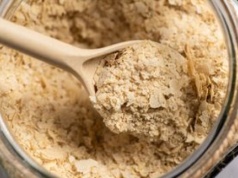 Wyglądają jak trociny, smakują jak ser. Niewielu wie, że to najzdrowsza przyprawa świata