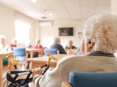 "Oddam ją do domu starców, tak ustaliłam z mamą!" Agnieszka doznała internetowego linczu