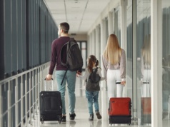 Wyjeżdżasz na święta? – zabezpiecz mieszkanie. Policja radzi, o czym pamiętać