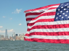 Kurs S&P 500 przerywa spadki i wraca powyżej ważnego wsparcia. Rynek ignoruje Trumpa?