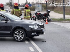Zderzenie Skody z motocyklem na Bemowie. Zablokowany przejazd ulicą Gierdziejewskiego