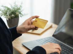 Oprocentowanie słabych lokat spada niemal do zera. Co się dzieje na rynku?