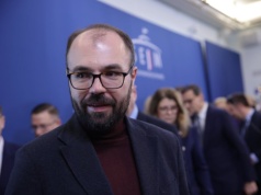 Poseł PiS zawieszony w prawach członka. "Podlizuje się tamtej stronie"